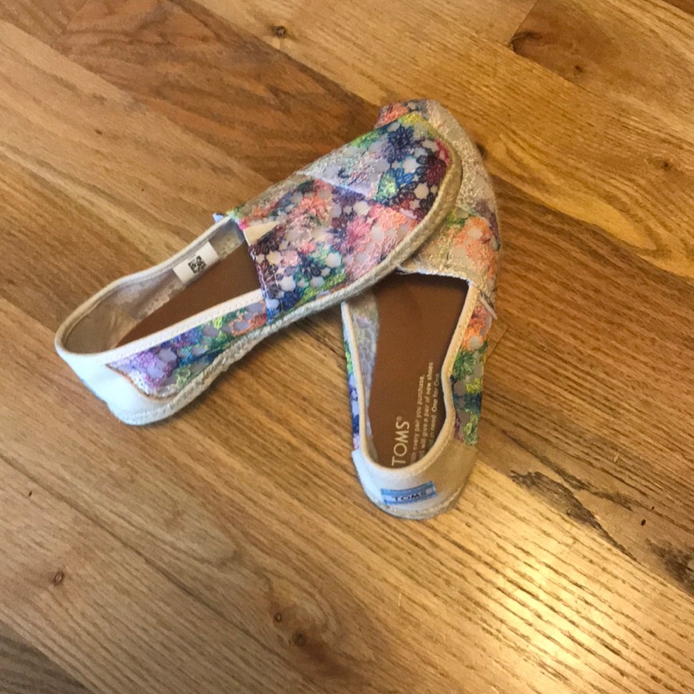 Toms